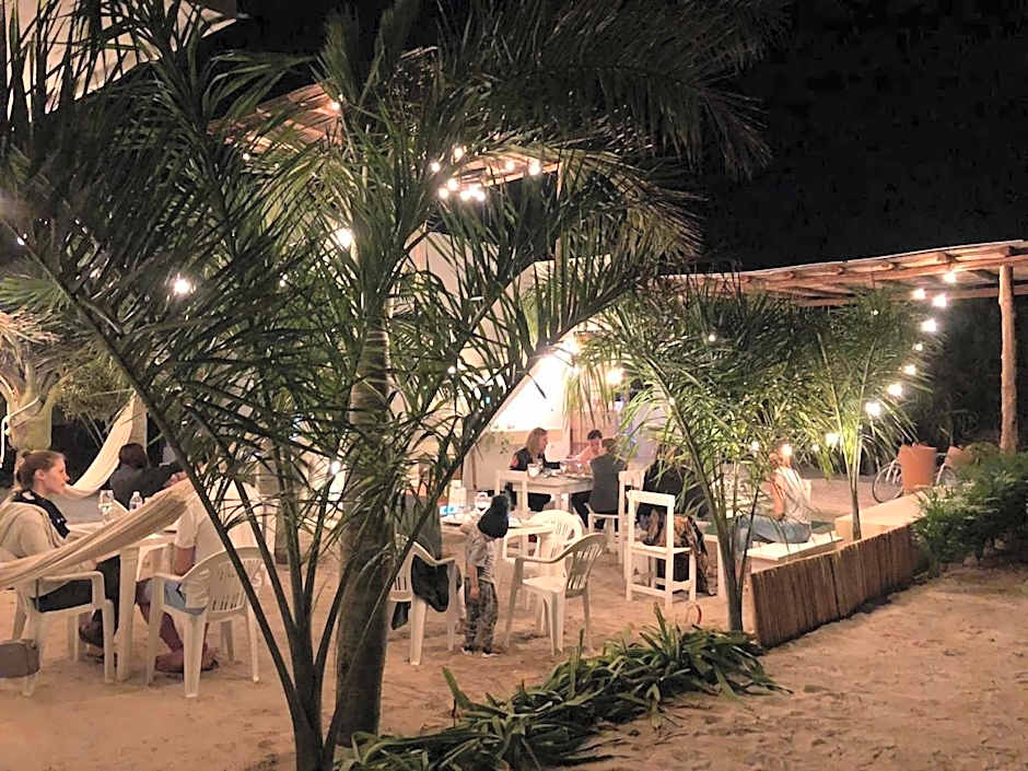 LunArena Barefoot Hotel