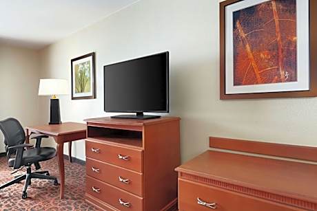 Queen Room with Two Queen Beds - Mobility Access/Non-Smoking
