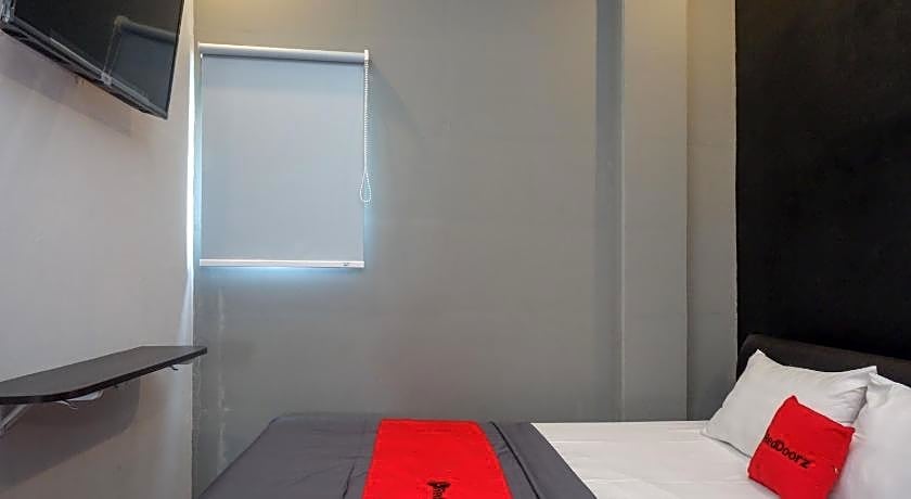 RedDoorz @ Jalan Raya Baturaden 2