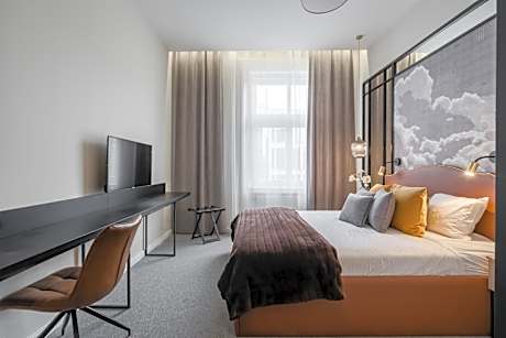 Astoria Boutique Suites- Best Location by BQA