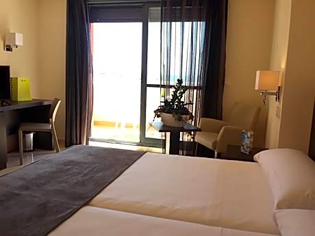 Double or Twin Room with Sea View