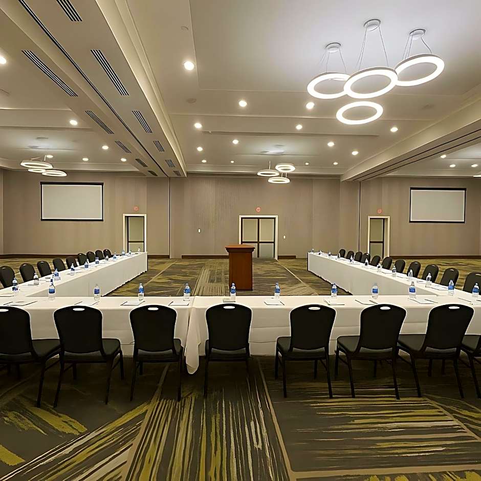 Holiday Inn & Suites Houston NW - Willowbrook By IHG