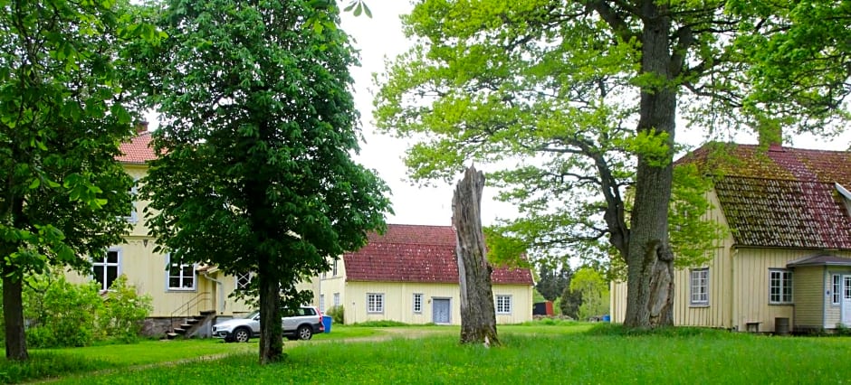 Yxkullsund Säteri B&B - Manor & Estate since 1662