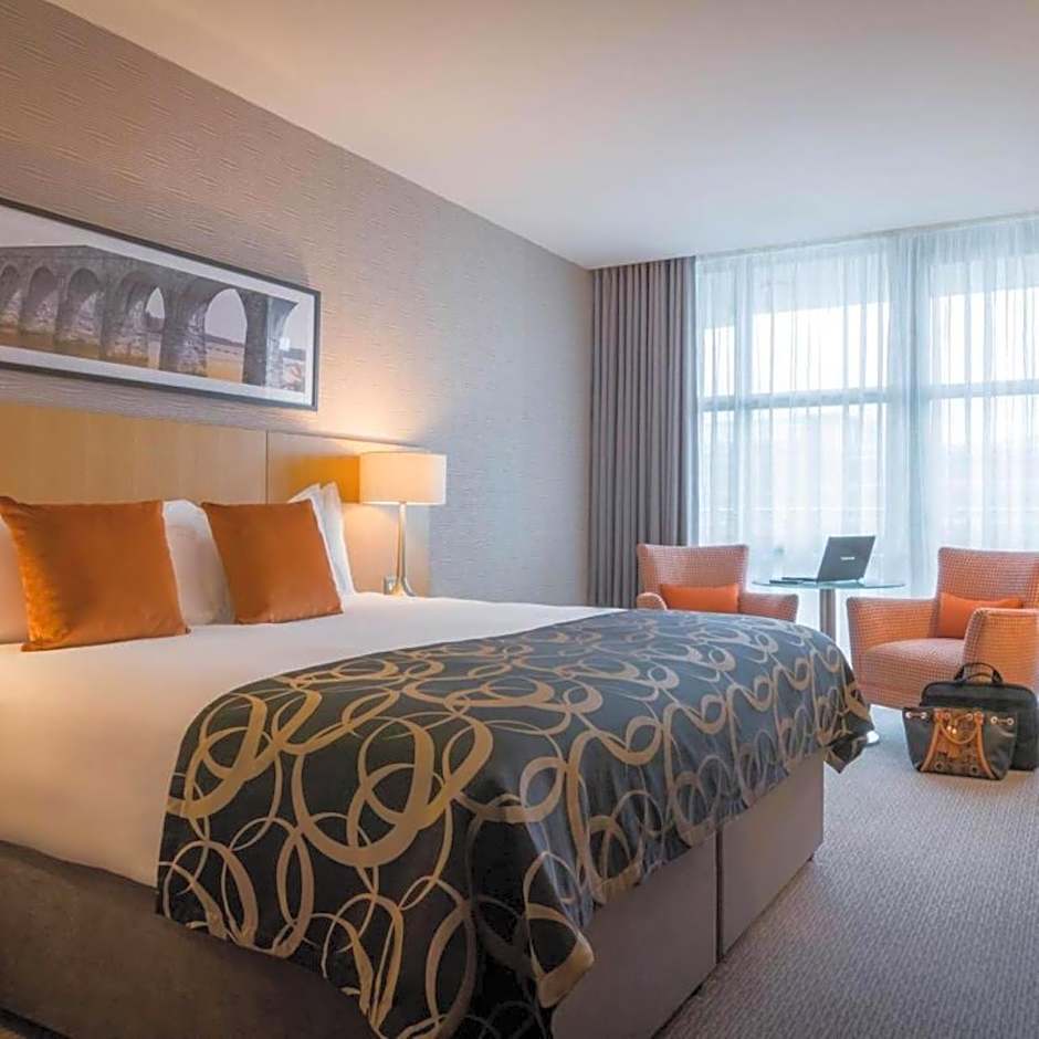 Clayton Hotel Dublin Airport