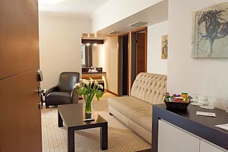Executive Family Room