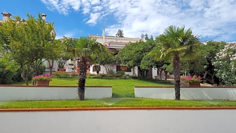 Villa Mercedes B&B The Best Choice