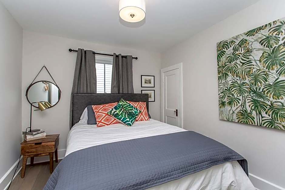 Boutique Serenity Quality Home @ downtown by the Shaw