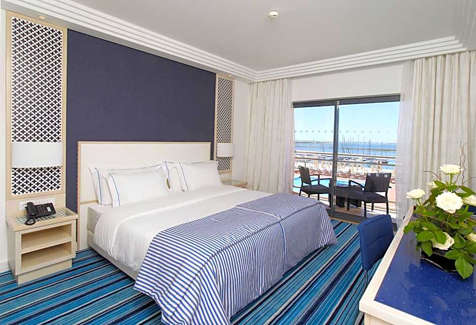 Photo 1 of 5 of Sea View