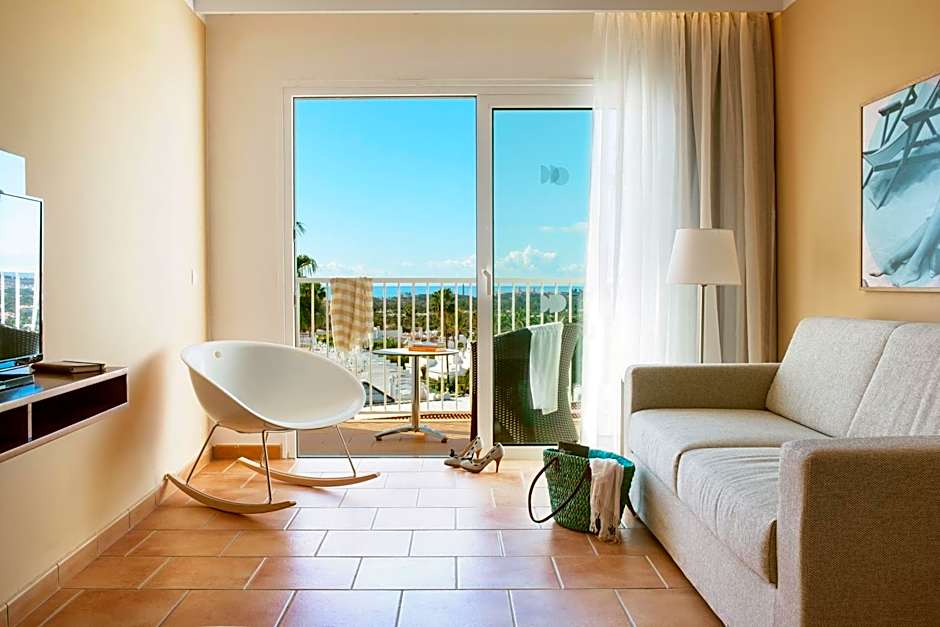 Sunprime Atlantic View Suite & Spa