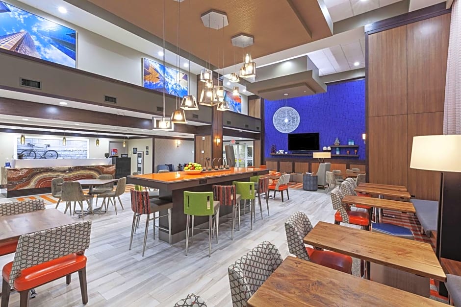 Hampton Inn By Hilton & Suites Houston-Bush Intercontinental Airport