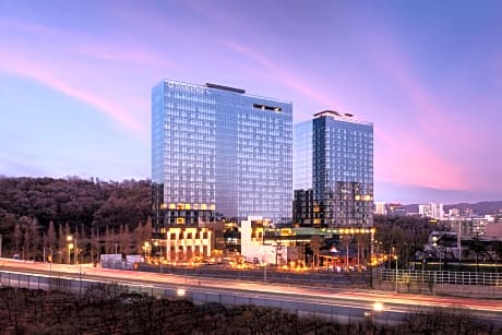 DoubleTree by Hilton Seoul Pangyo Residences