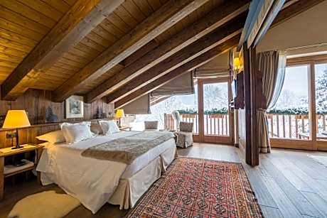 Suite with Mountain View