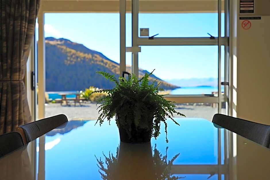 Lakes Edge Holiday Park