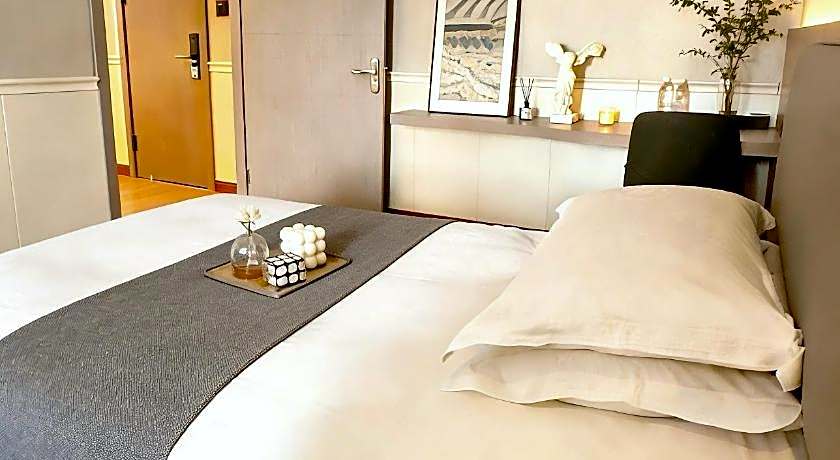 Yiwu Baiheng Hotel