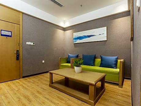 Starway Hotel (Shihezi Bus Terminal)