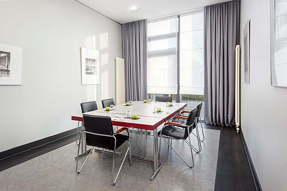 Hotel Wolfsburg Centrum Affiliated by Melia