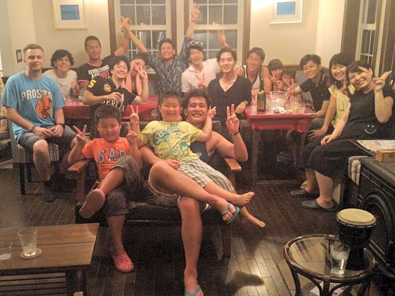 Iza Kamakura Guest House And Bar