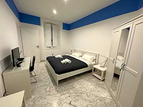 Quadruple Room with Private Bathroom