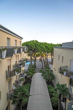 Deluxe Quadruple Room with Balcony Partial Sea View