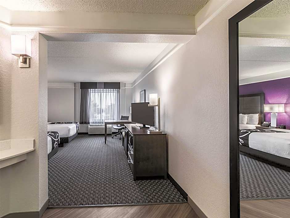 La Quinta Inn & Suites by Wyndham Austin Airport