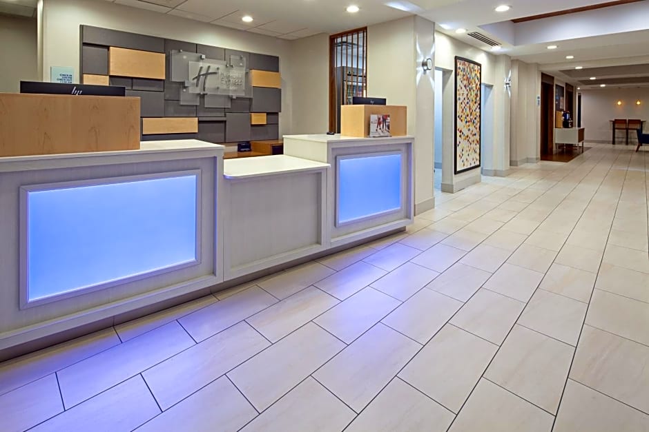 Holiday Inn Express & Suites Clovis Fresno Area By IHG