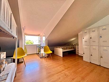 Bed in 6-Bed Mixed Dormitory Room