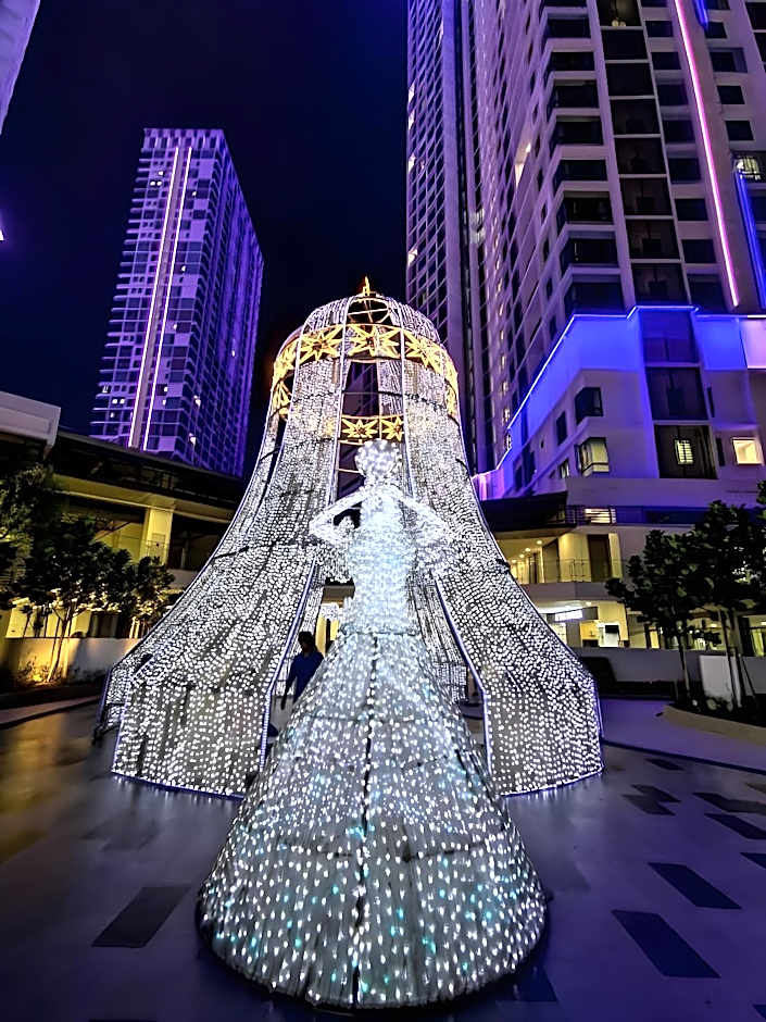 Roomspace Suites @ I-City Theme Park