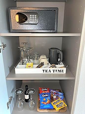 Standard Double Room with bath and shower