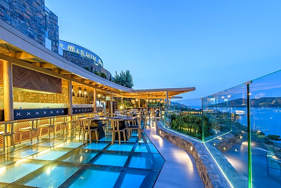 Royal Marmin Bay Boutique & Art Hotel