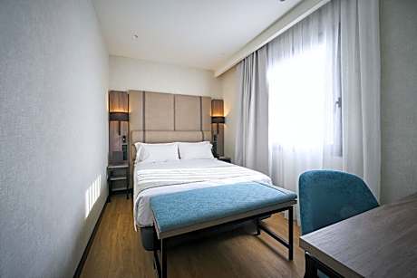 Premium Room - Single Use