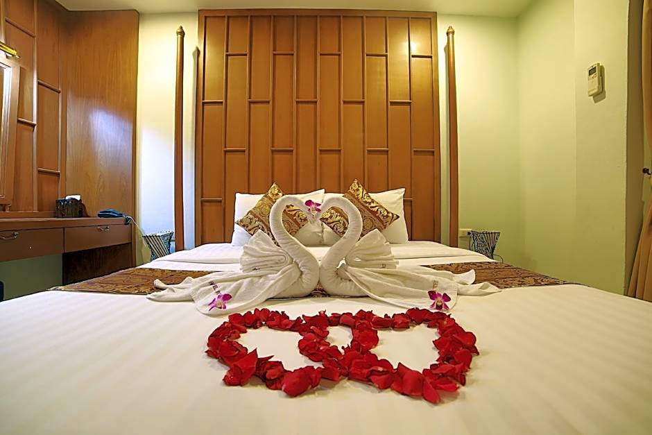 Lotus Hotel Patong