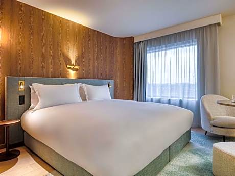 Executive Junior King Suite