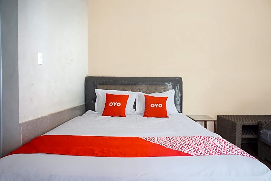 OYO 93003 B32 Homestay