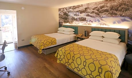 Queen Room with Two Queen Beds - Non-Smoking