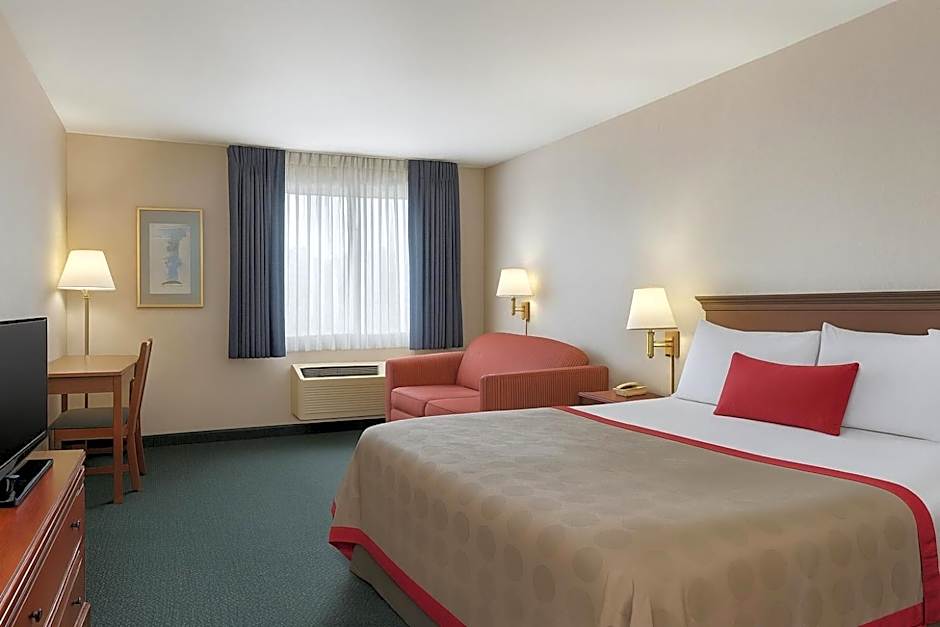 Ramada by Wyndham Hawthorne/LAX