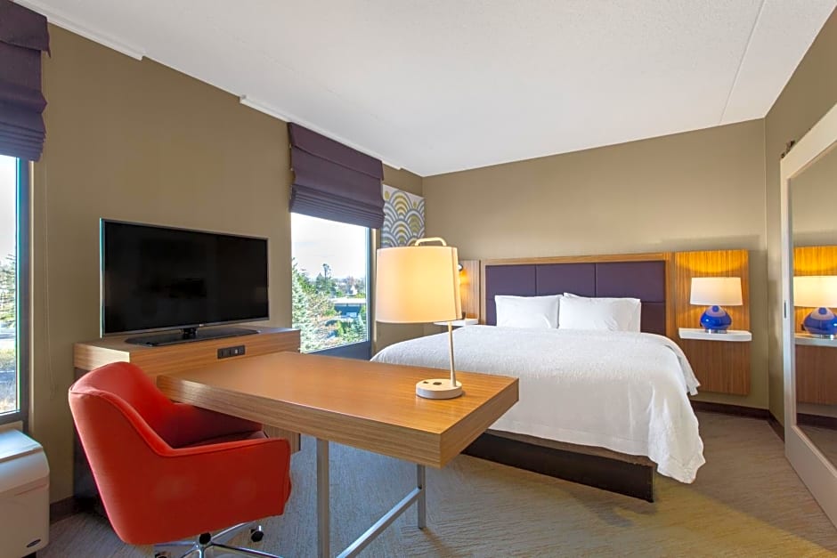 Hampton Inn & Suites Albany-Airport