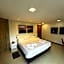 Deluxe Rooms by Holiday Stays
