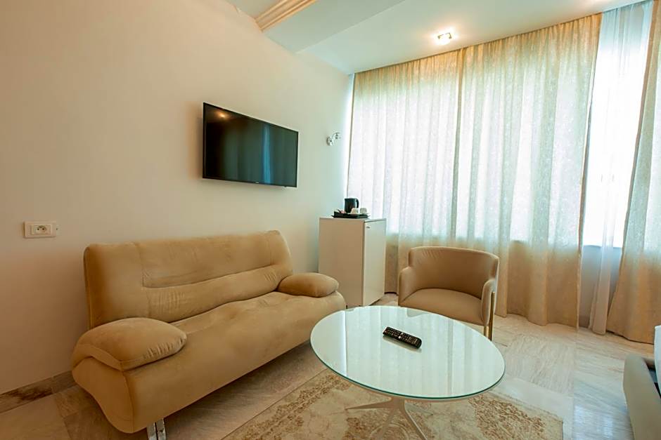 The Penthouse Suites Hotel