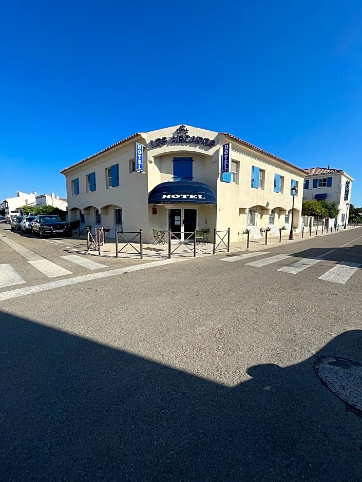 Ha Tel Les Arcades