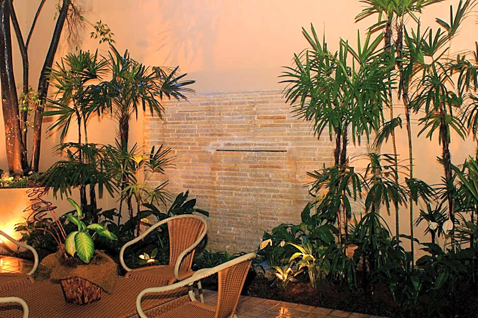 Max Savassi Apart Service