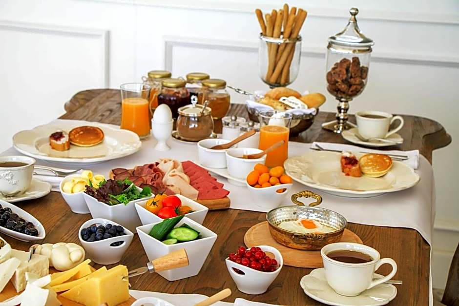 Ena Boutique Hotel & Residences