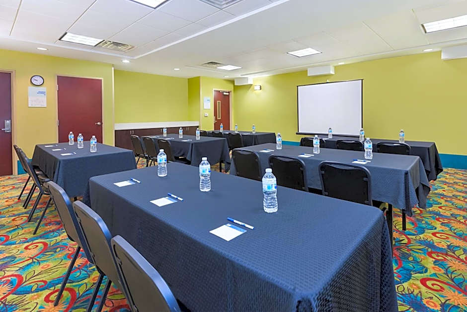 Holiday Inn Express & Suites Southport - Oak Island Area By IHG