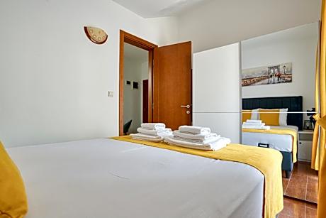 One-Bedroom Apartment with Balcony