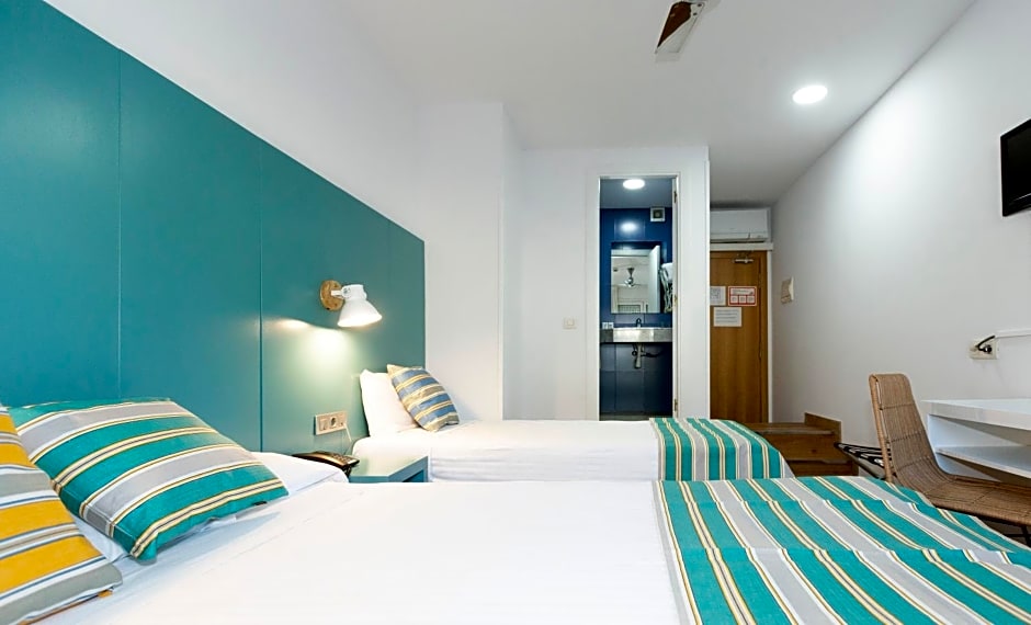 Yomo Hostal BCN Port