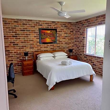 Apartment with Garden View