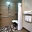 Holiday Inn Express & Suites Overland Park By IHG