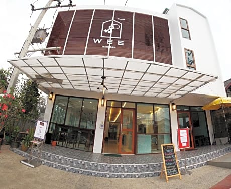 WEE HOSTEL
