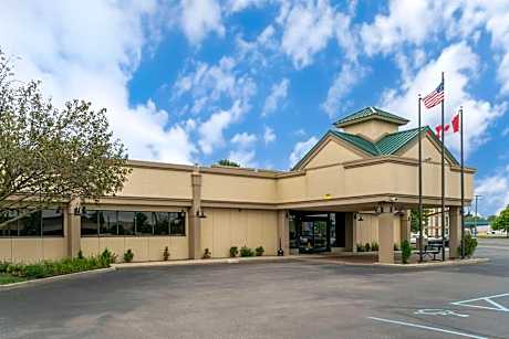 Quality Inn & Suites Monroe