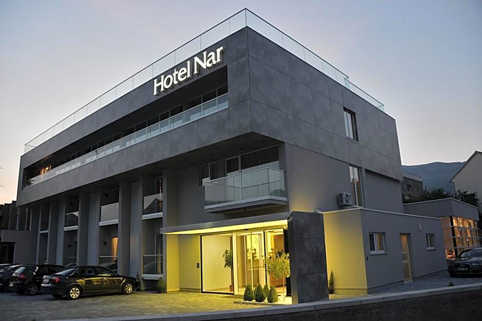 Hotel Nar