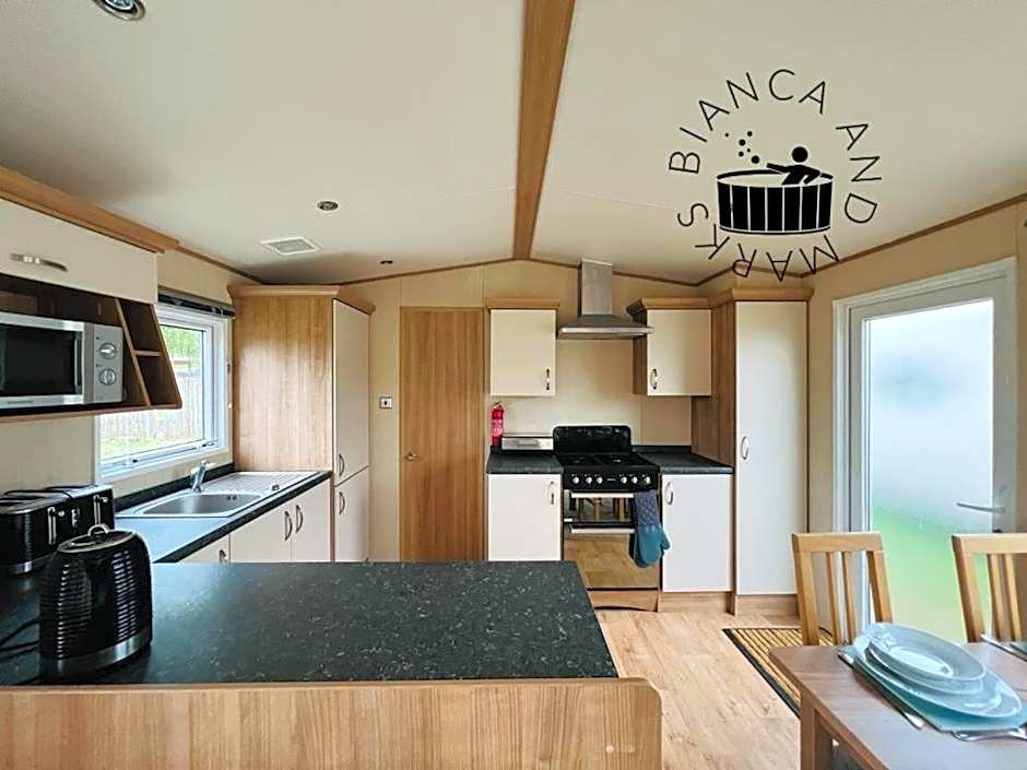 Bianca and marks 8 berth Caravan with Hot tub